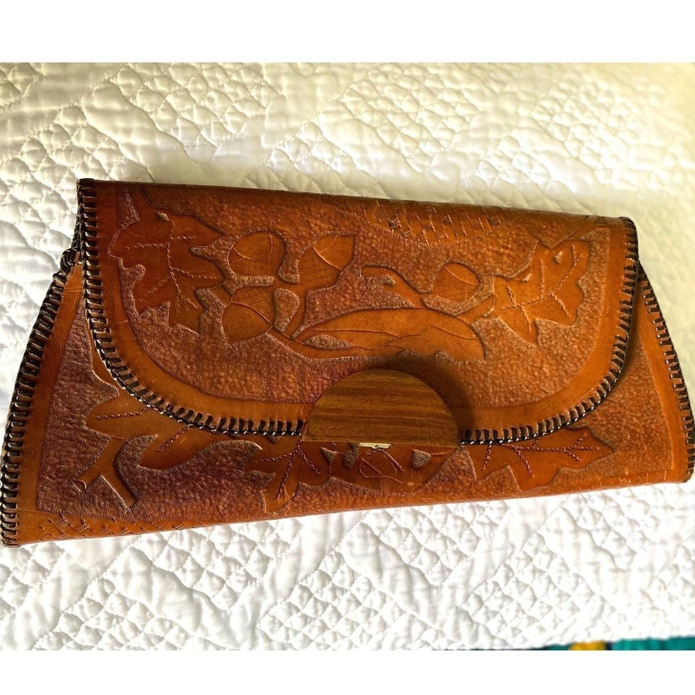 Vintage Hand Tooled Leather Clutch Oak Leaf Acorn Wood‎ Clasp Brown Whipstitch
